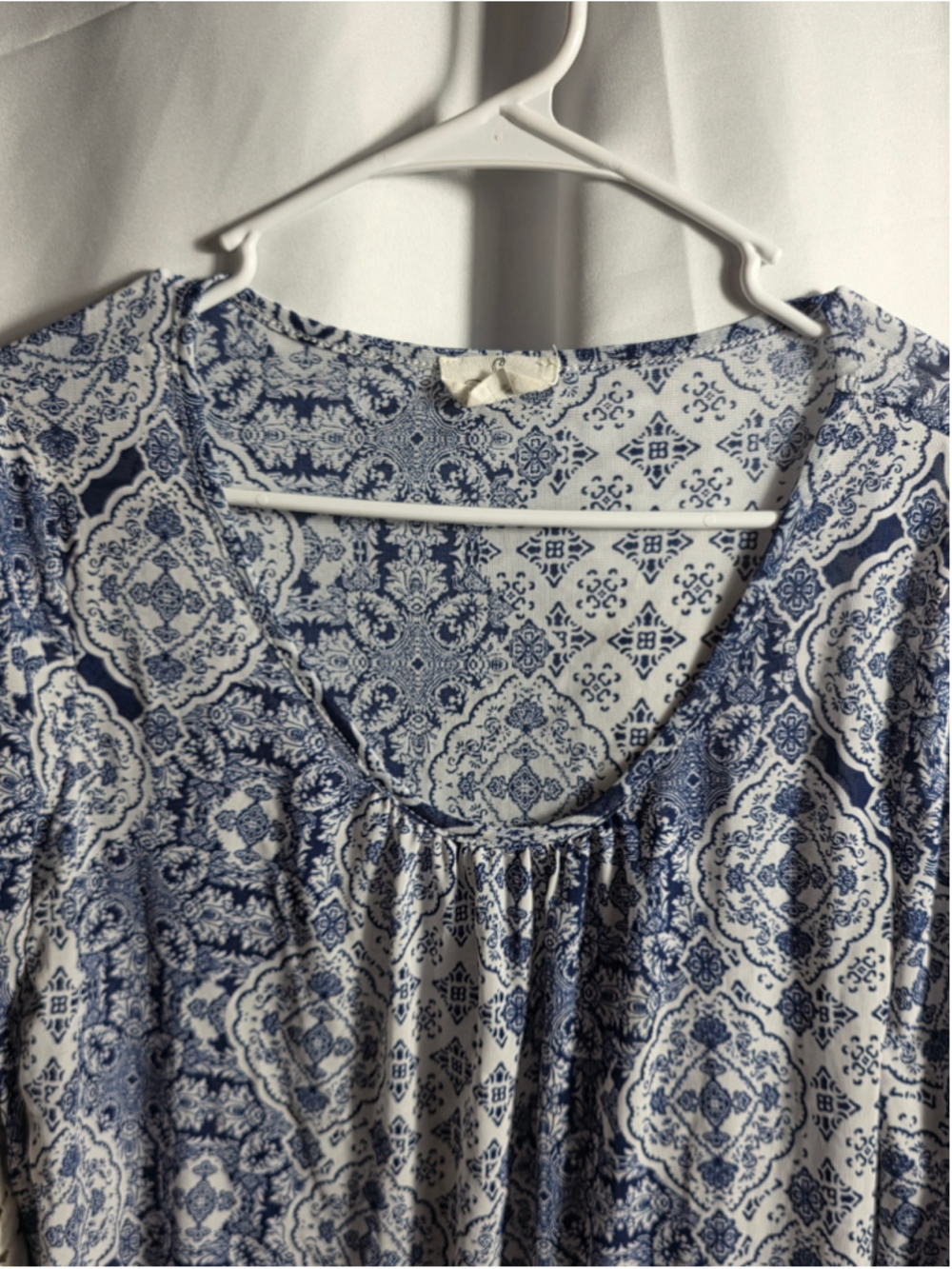 Women's Ember Blue and White Patterned Blouse, Size L boho-chic cottagecore - Picture 4 of 6